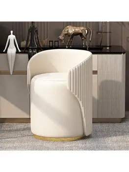 Ziemeļvalstu mērci izkārnījumos kārta guļamistaba mūsdienu minimālisma gaismas luksusa grims krēslu neto red ins, krēsls, ādas dīvāns, apavu maiņa